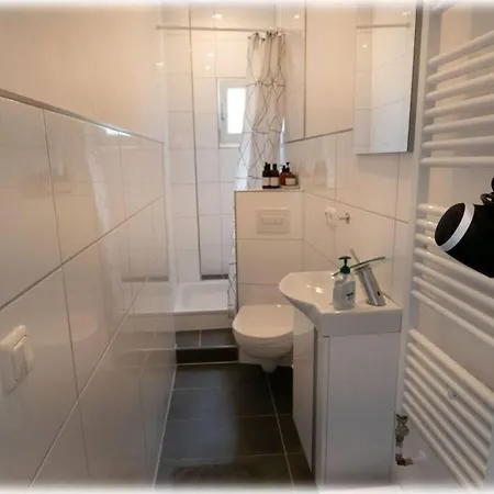 Altbaucharme! 2zimmer, Zentral Und 24h Check-in Kilonia