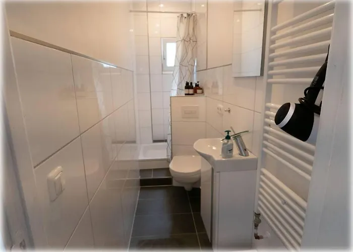 Altbaucharme! 2zimmer, Zentral Und 24h Check-in Kiel