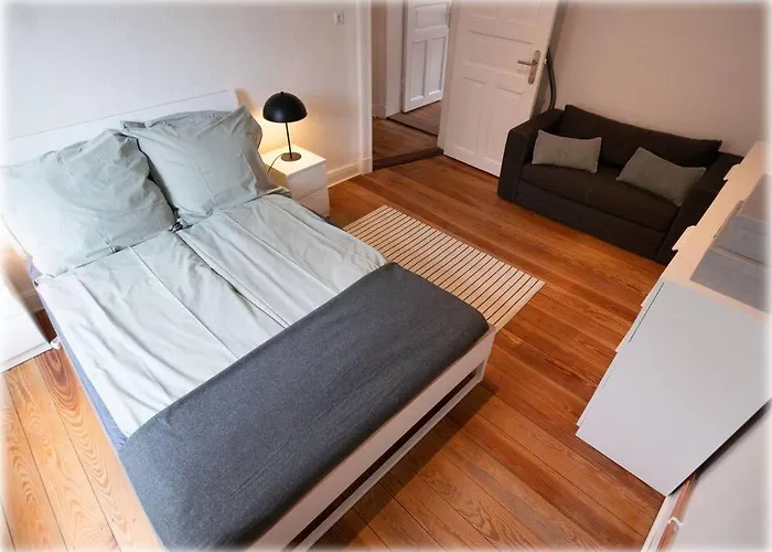 Lägenhet Altbaucharme! 2zimmer, Zentral Und 24h Check-in *